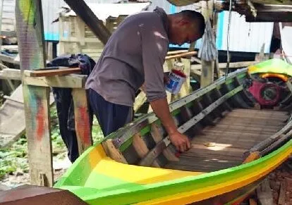 kapal kayu kalimantan